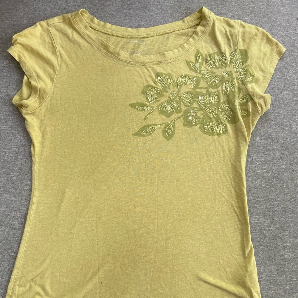 green t-shirt, flowers, sequins, size medium